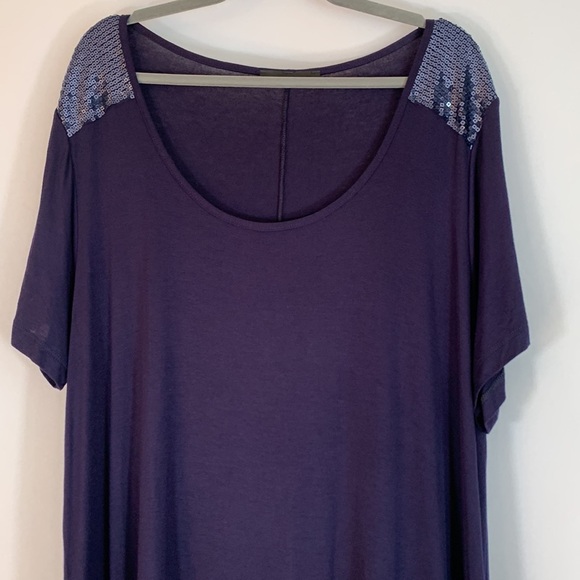 Pennington’s Navy Blue T-Shirt with Sequins - Picture 2 of 7